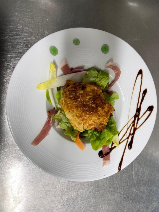 Logis Hotel Restaurant Cazes Arazat Laissac Kültér fotó