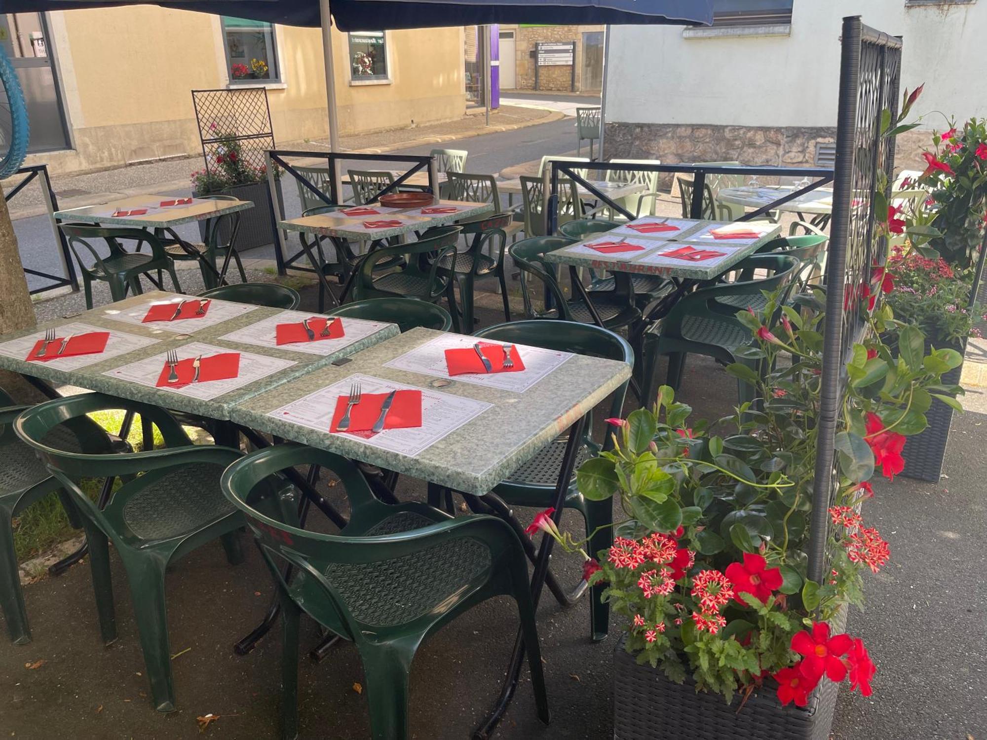 Logis Hotel Restaurant Cazes Arazat Laissac Kültér fotó