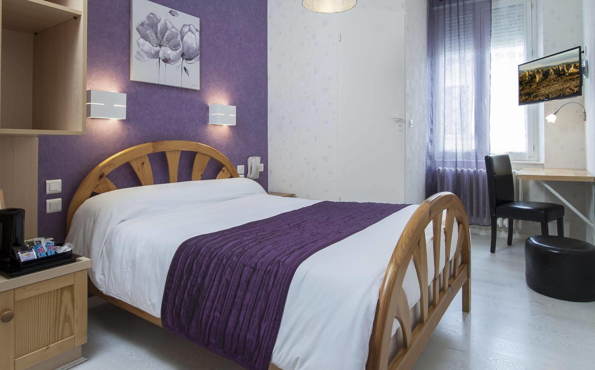 Logis Hotel Restaurant Cazes Arazat Laissac Kültér fotó