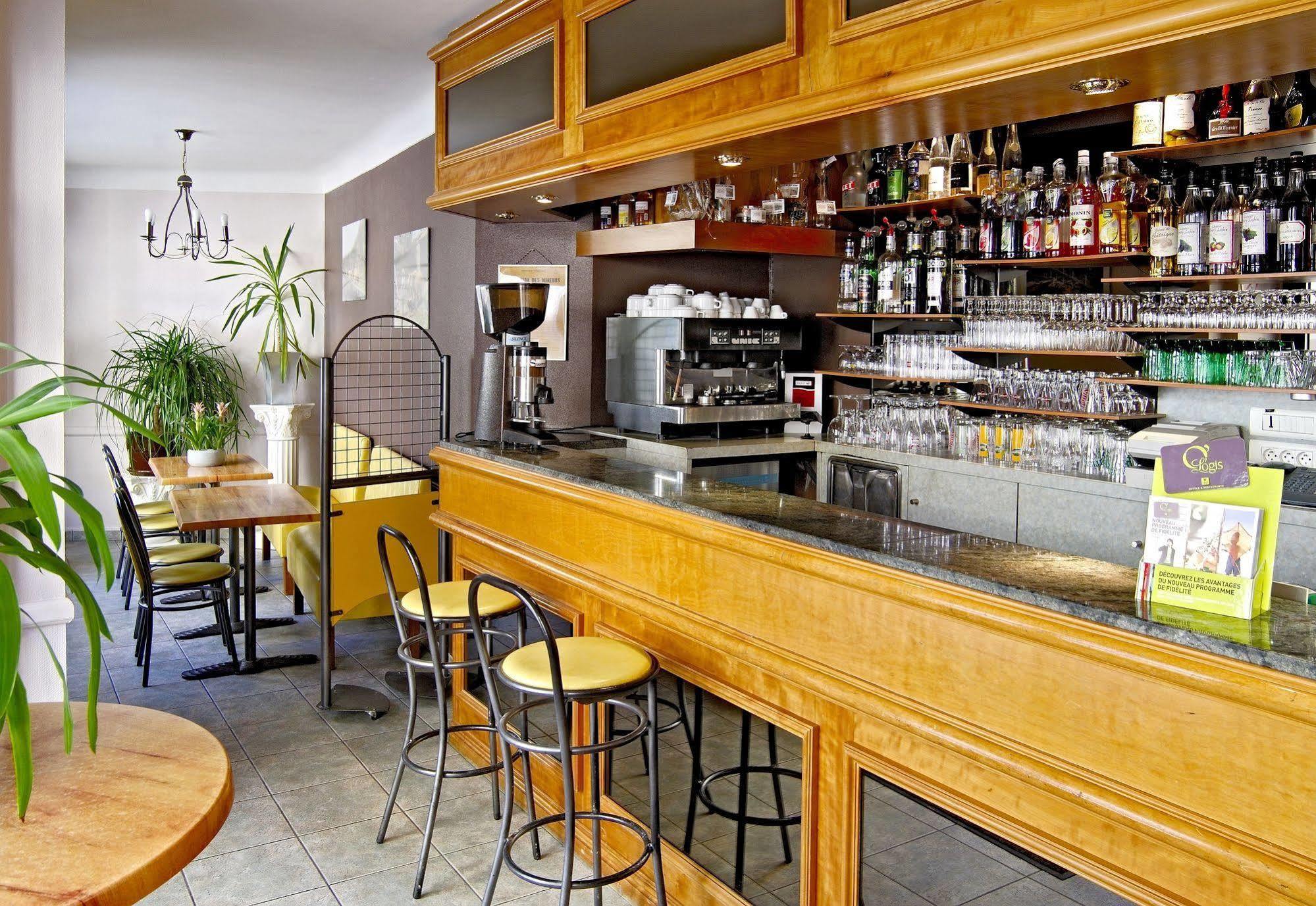 Logis Hotel Restaurant Cazes Arazat Laissac Kültér fotó